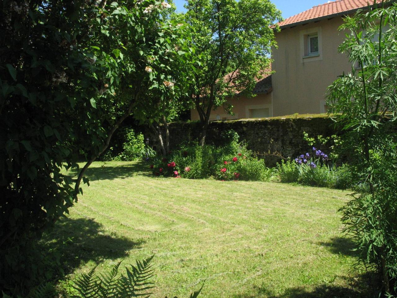 Les Jardins De La Grange Bed & Breakfast Rezonville Exterior photo