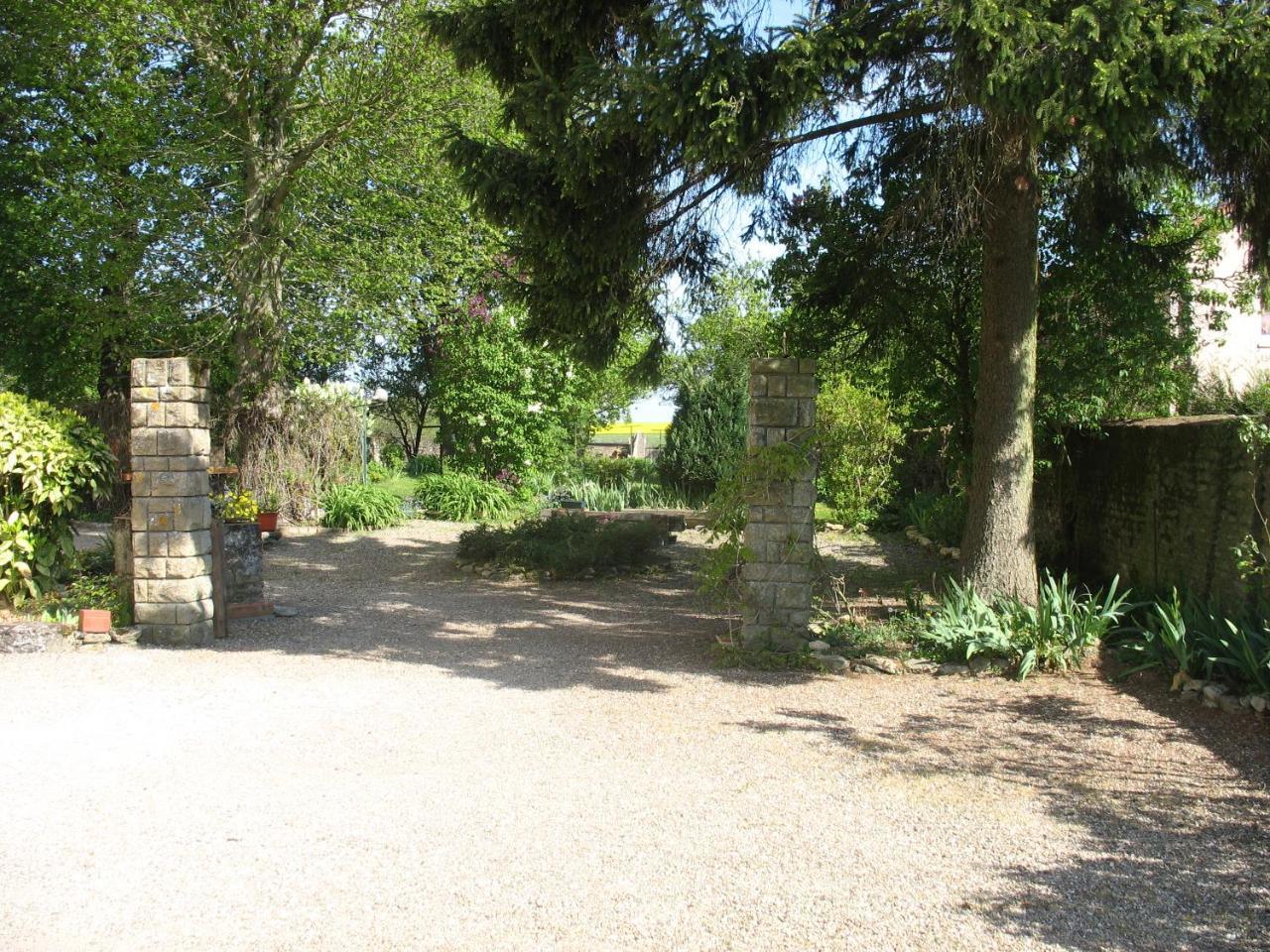 Les Jardins De La Grange Bed & Breakfast Rezonville Exterior photo